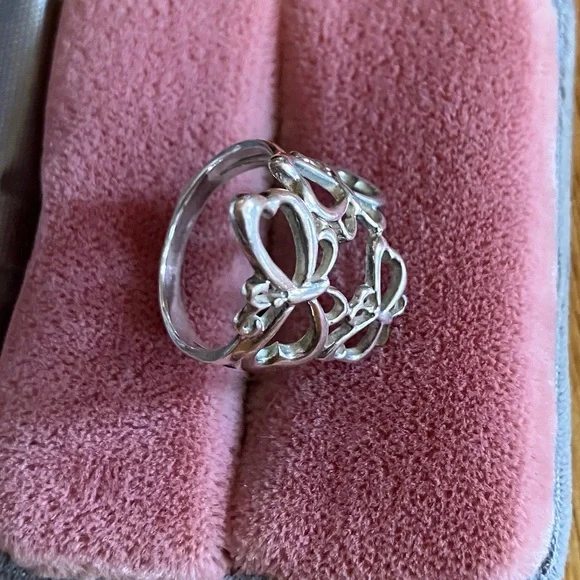 Elegant Silver Butterfly Ring - Picture 2 of 4